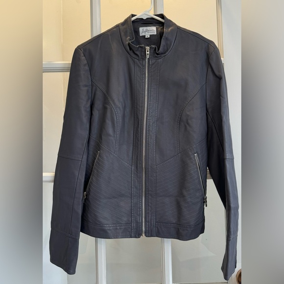 Women short leather jacket - Fasbric - 110$ - Picture 2 of 3